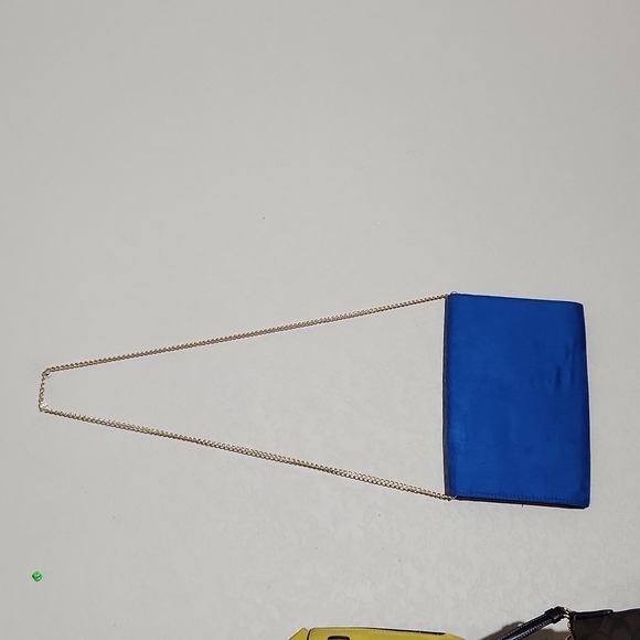 H & M Crossbody Purse Envelope has spot on pink see pics - Picture 2 of 10